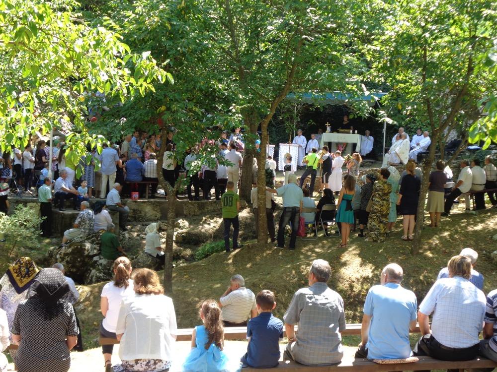 70. obljetnica posvete mjesta štovanja Gospe Lurdske u Karaševu - img7