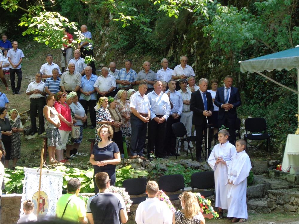 70. obljetnica posvete mjesta štovanja Gospe Lurdske u Karaševu - img11